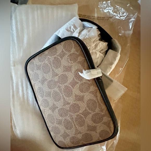 Coach Men’s Aden Crossbody Bag in Signature Canvas tan - Picture 3 of 12